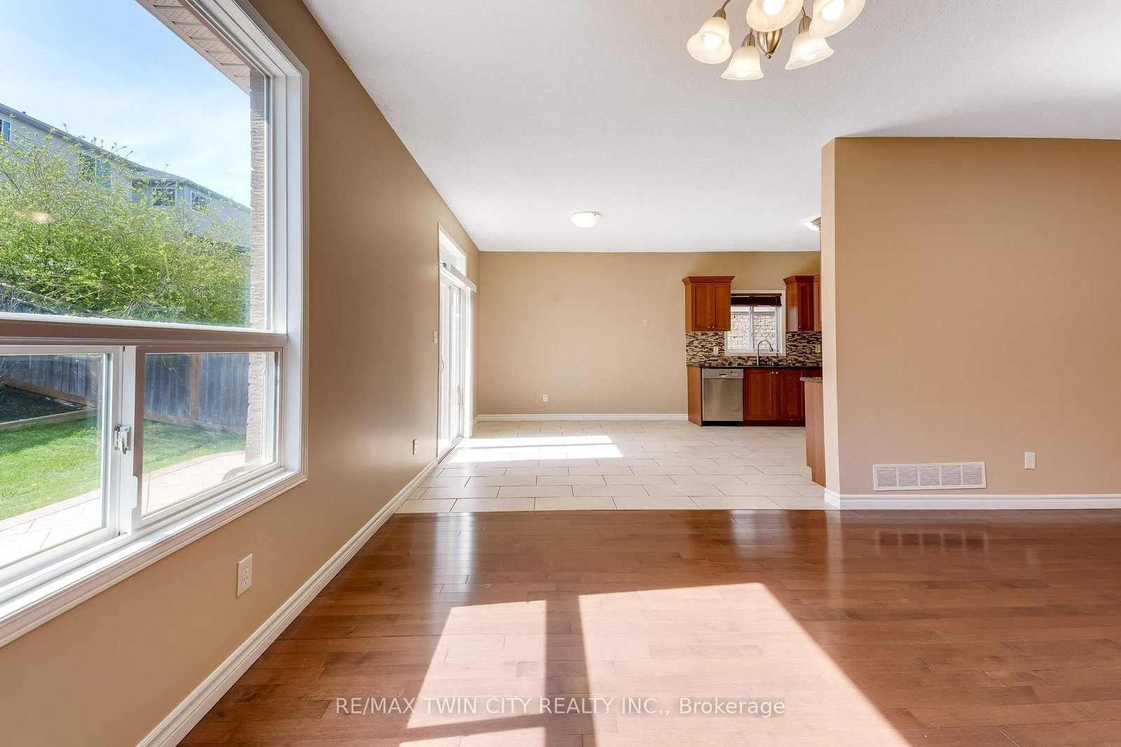 15 Isabella Street - Photo 8