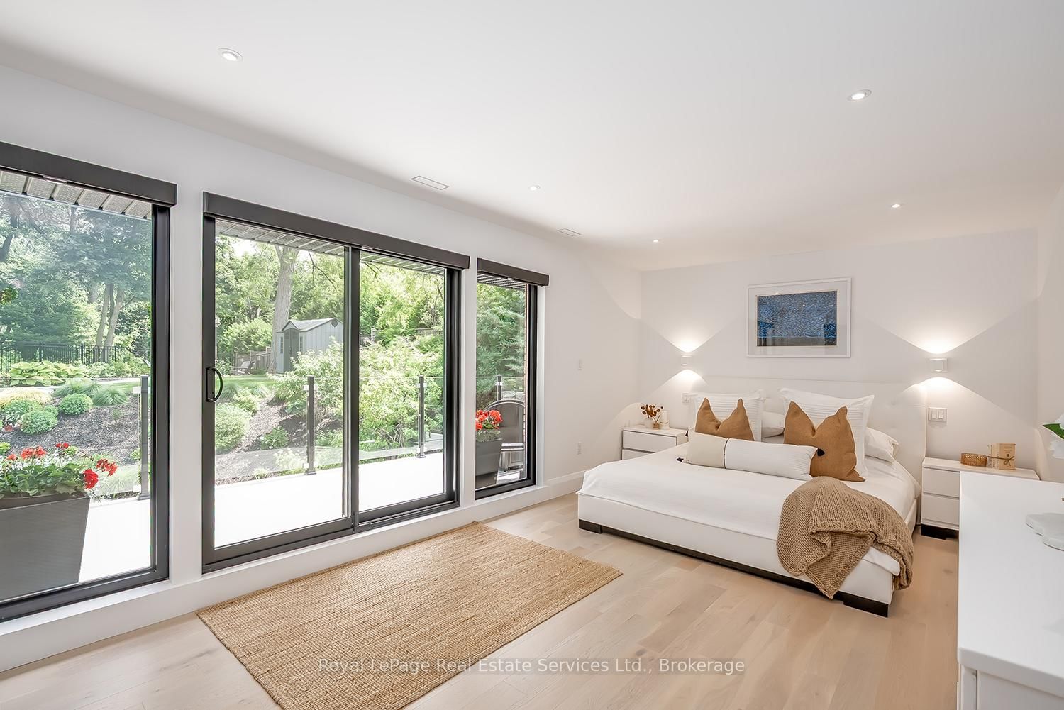 111 Judith Crescent - Photo 12