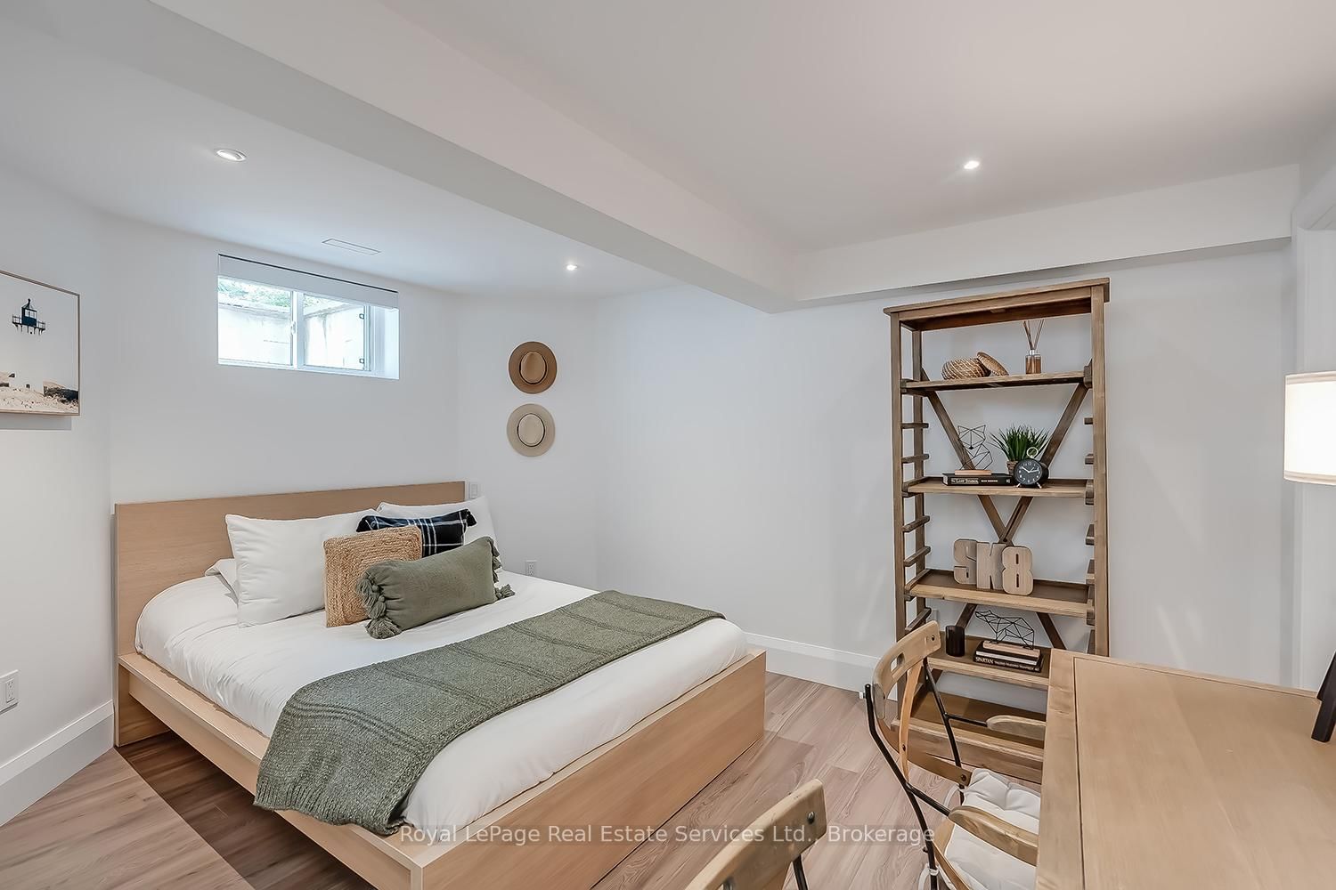 111 Judith Crescent - Photo 23