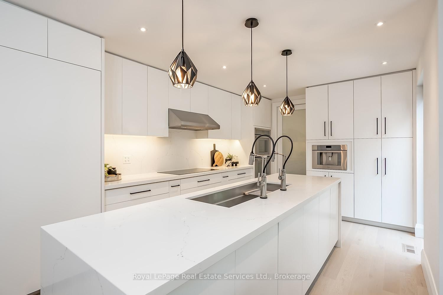 111 Judith Crescent - Photo 9