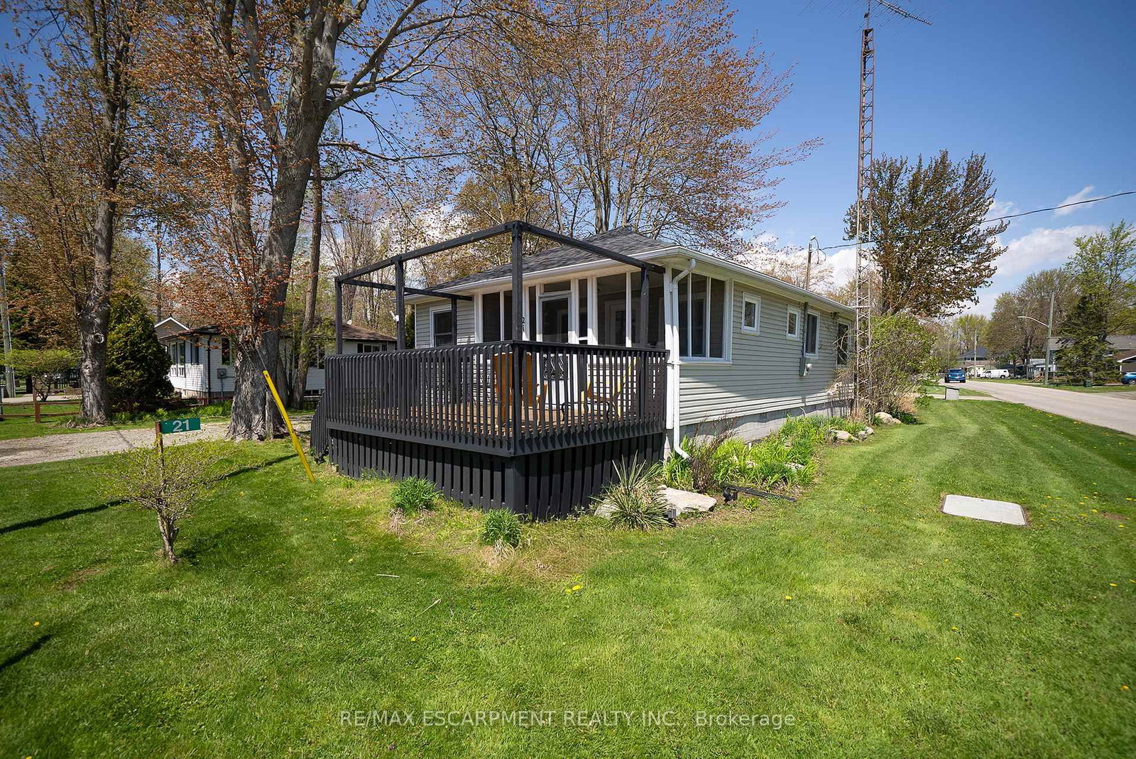21 FERRIS Street • Norfolk, ON photo 4