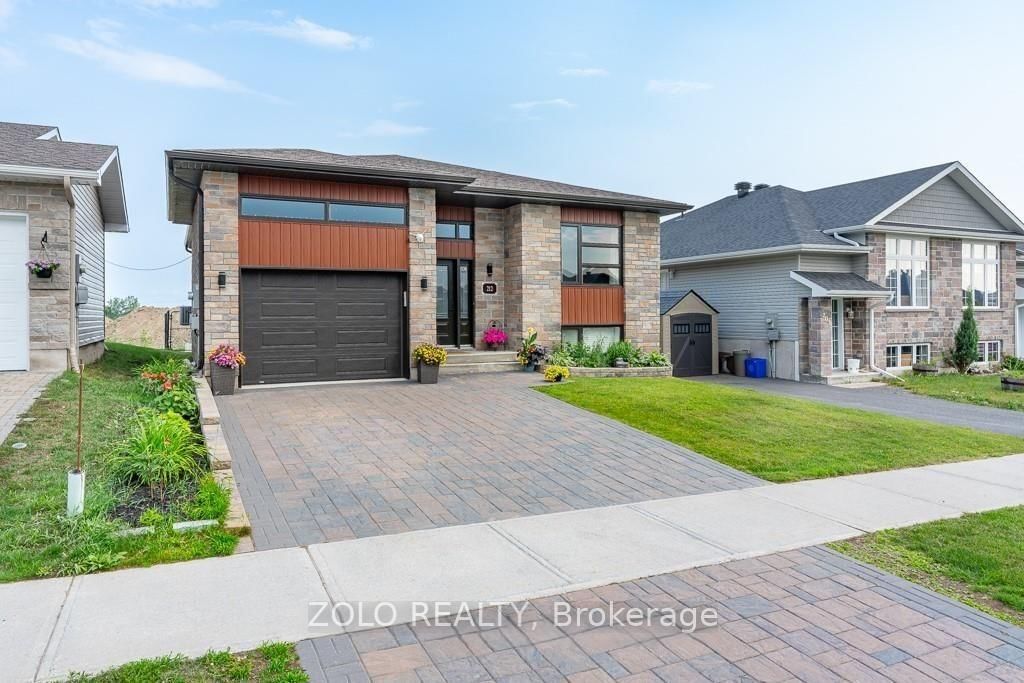 212 Bellwood Drive • Cornwall, ON photo 2