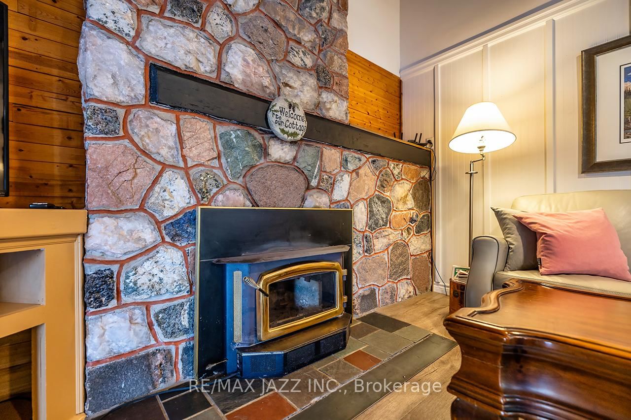 37343 N Highway 62 • Maynooth, ON photo 19
