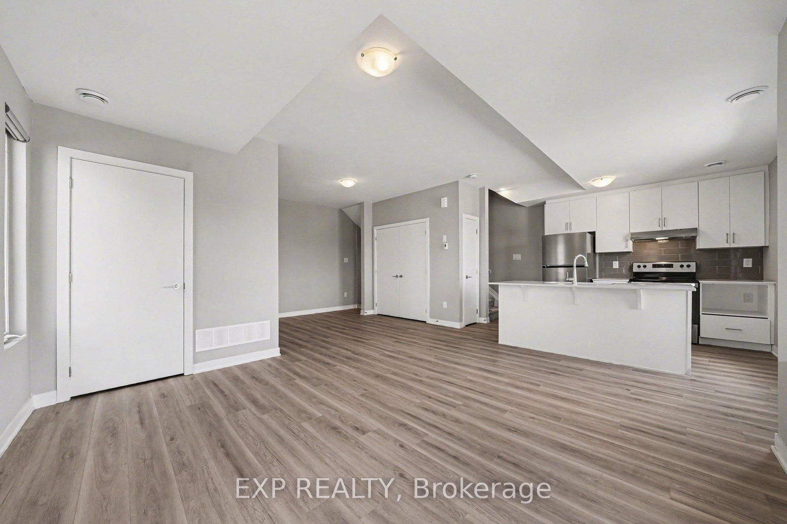 2383 Tenth Line, Unit B - Photo 2