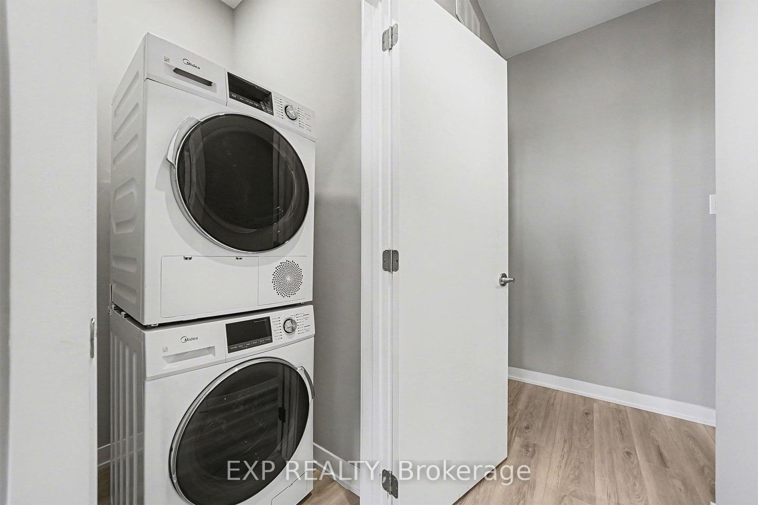 2383 Tenth Line, Unit B - Photo 6