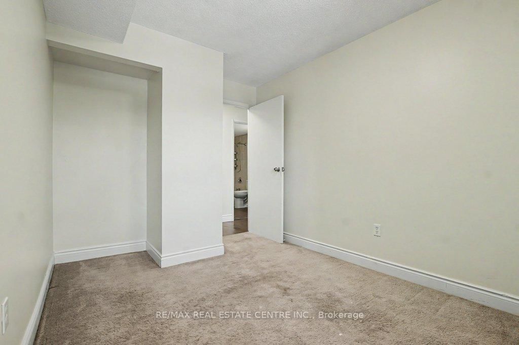 15 Hofstetter Avenue, Unit 313 - Photo 18