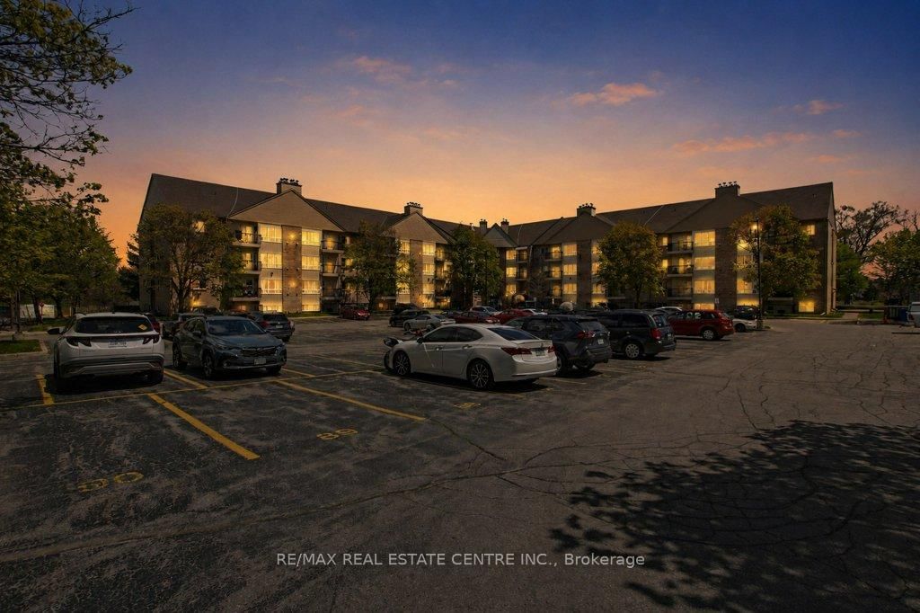 15 Hofstetter Avenue, Unit 313 - Photo 2