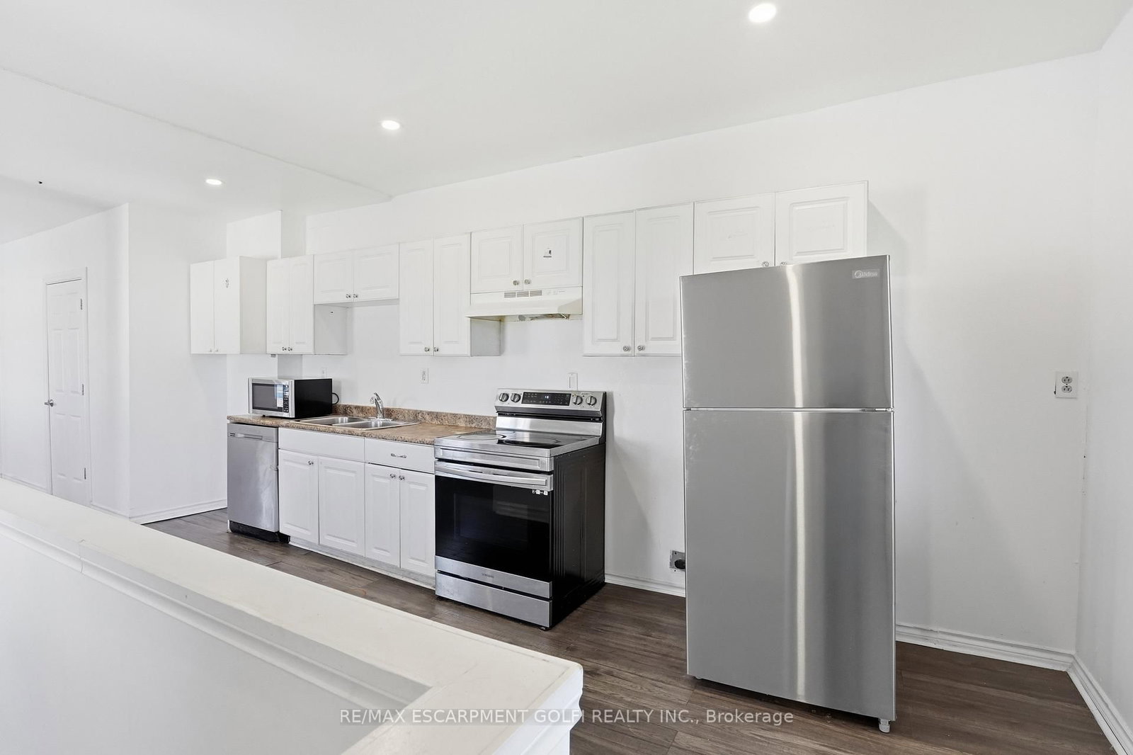 5671-5673 Desson Avenue - Photo 17
