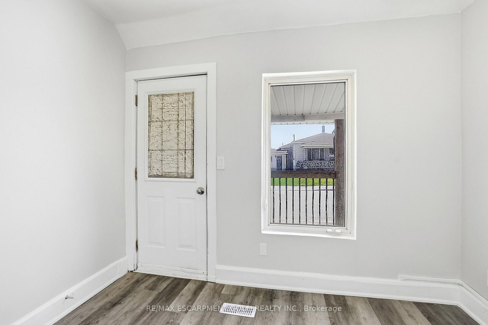 5671-5673 Desson Avenue - Photo 6