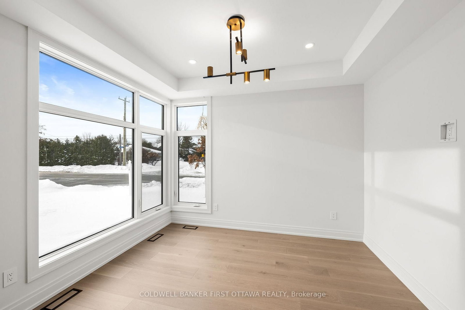 93 LOTTA Avenue • Ottawa, ON photo 4
