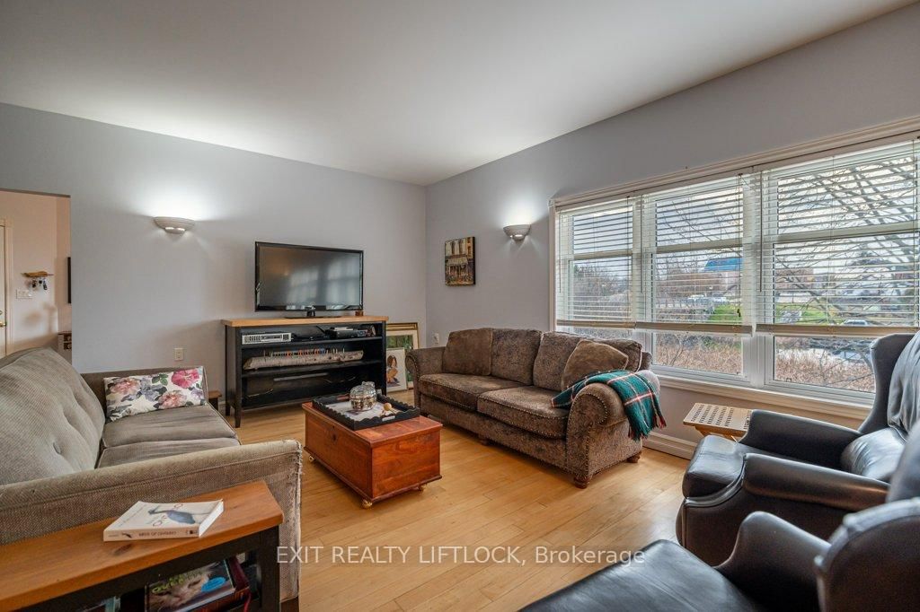 57 E King Street • Kawartha Lakes, ON photo 10