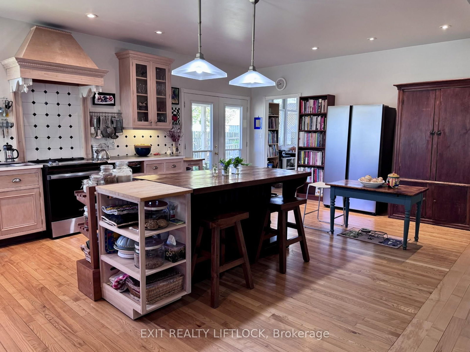 57 E King Street • Kawartha Lakes, ON photo 15