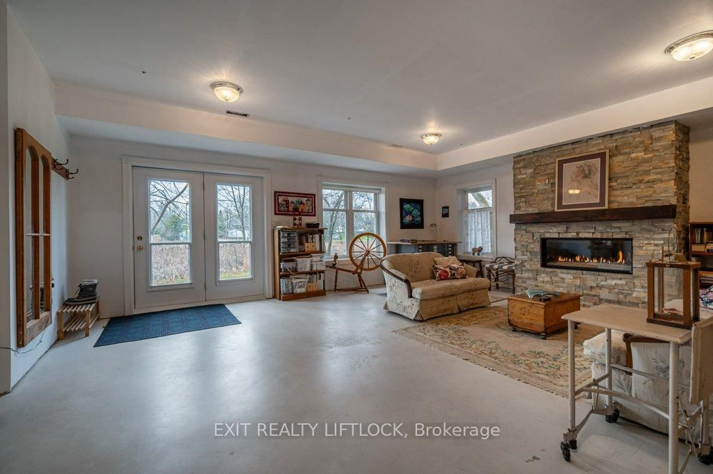57 E King Street • Kawartha Lakes, ON photo 25