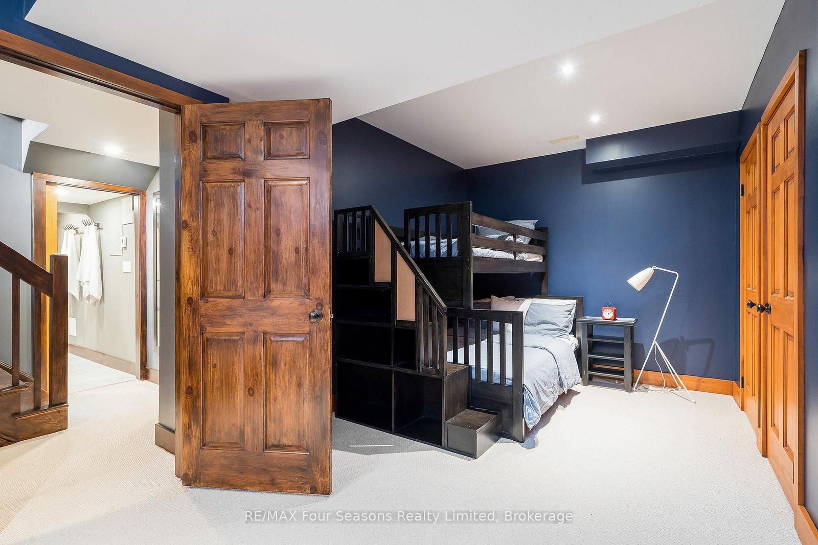 106 Venture Boulevard - Photo 29