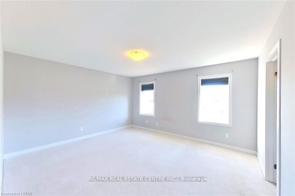1560 Finley Crescent - Photo 11