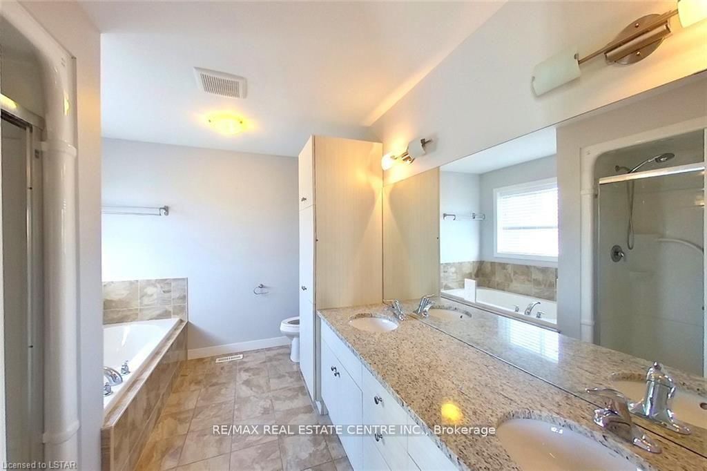 1560 Finley Crescent - Photo 12