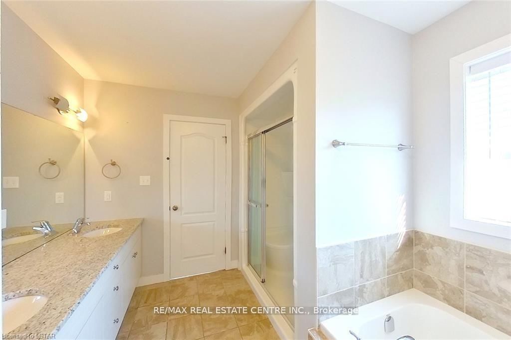 1560 Finley Crescent - Photo 13