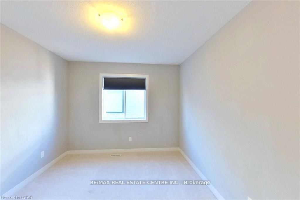 1560 Finley Crescent - Photo 14