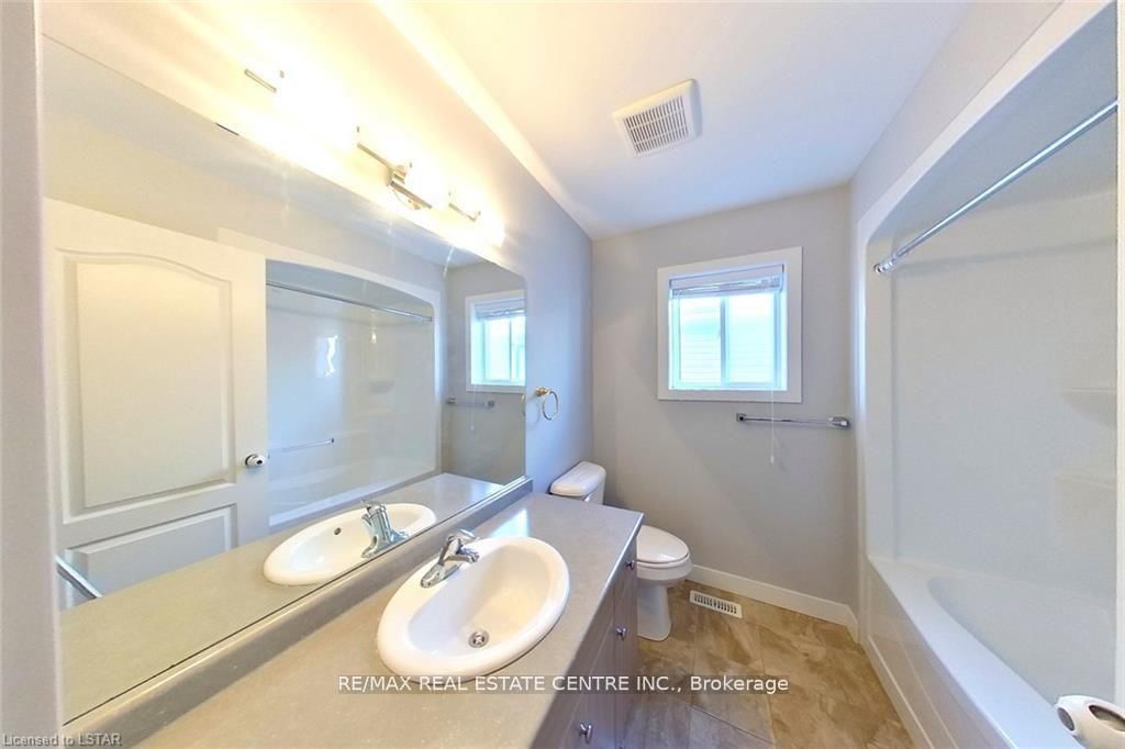 1560 Finley Crescent - Photo 17