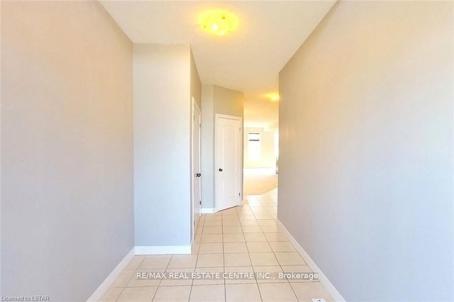 1560 Finley Crescent