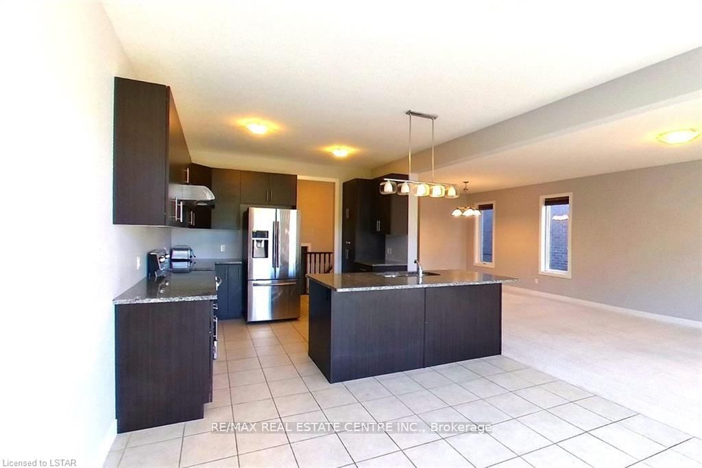 1560 Finley Crescent - Photo 6