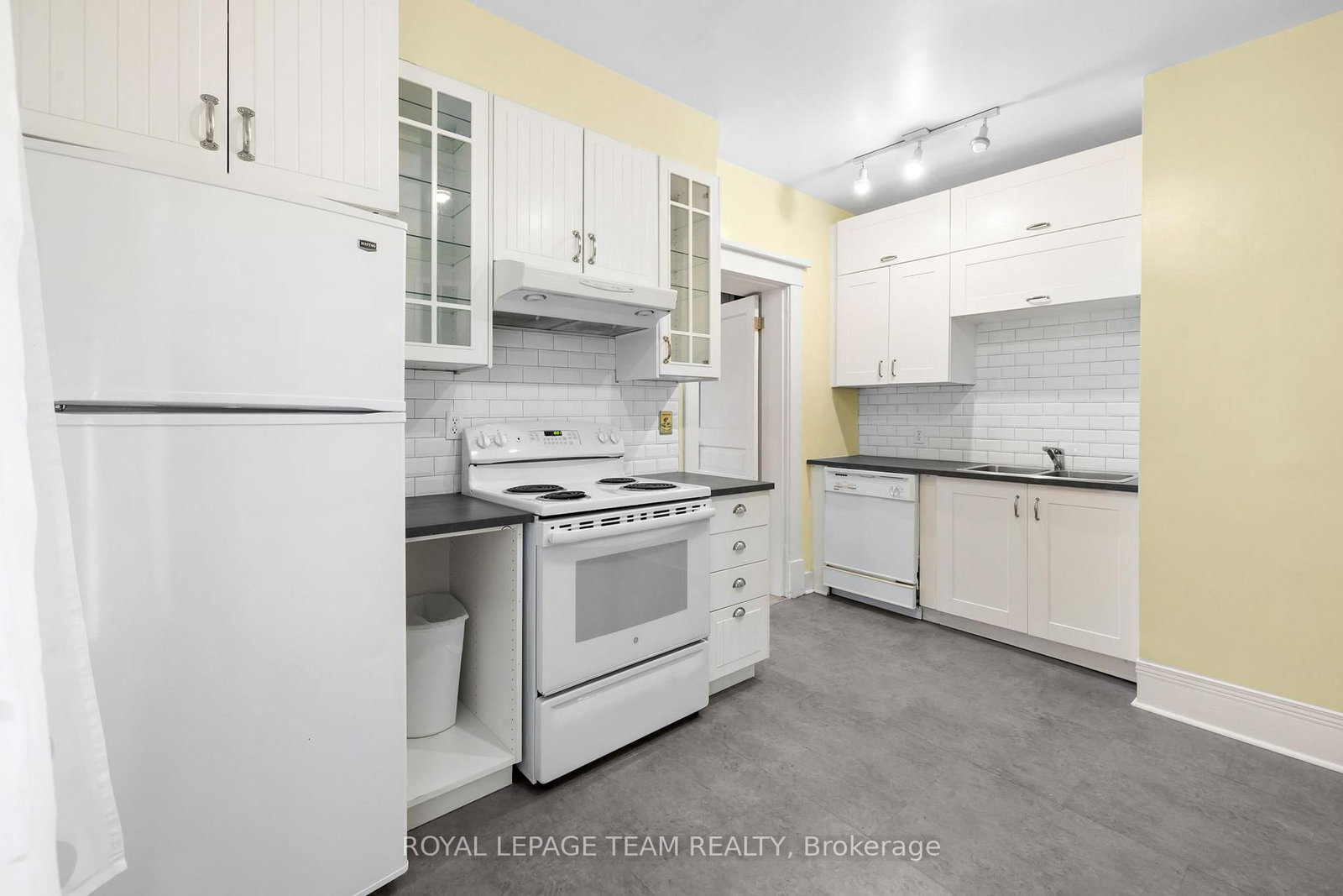183 Goulburn Avenue - Photo 22