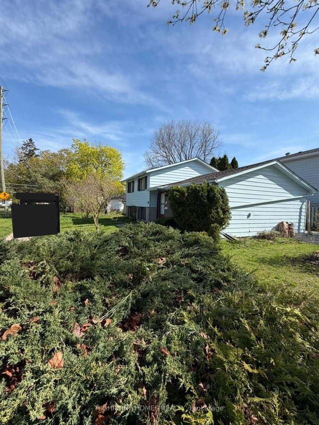 466 Midwood Crescent