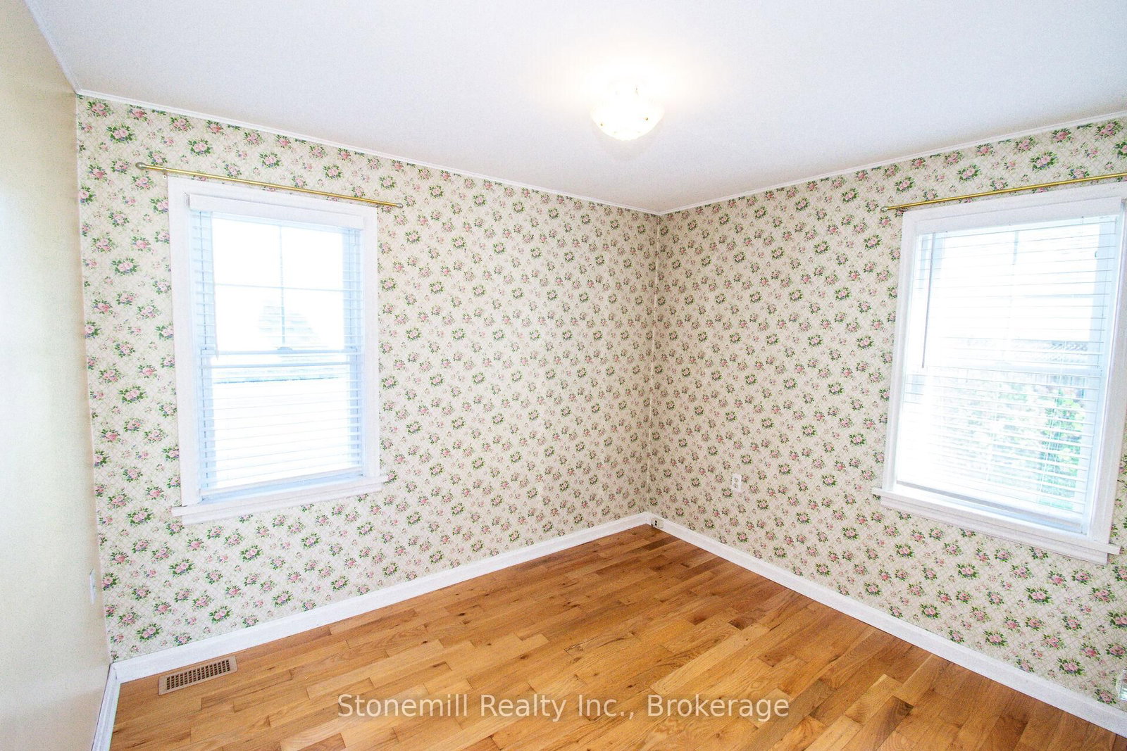 272 Carlton Street - Photo 11
