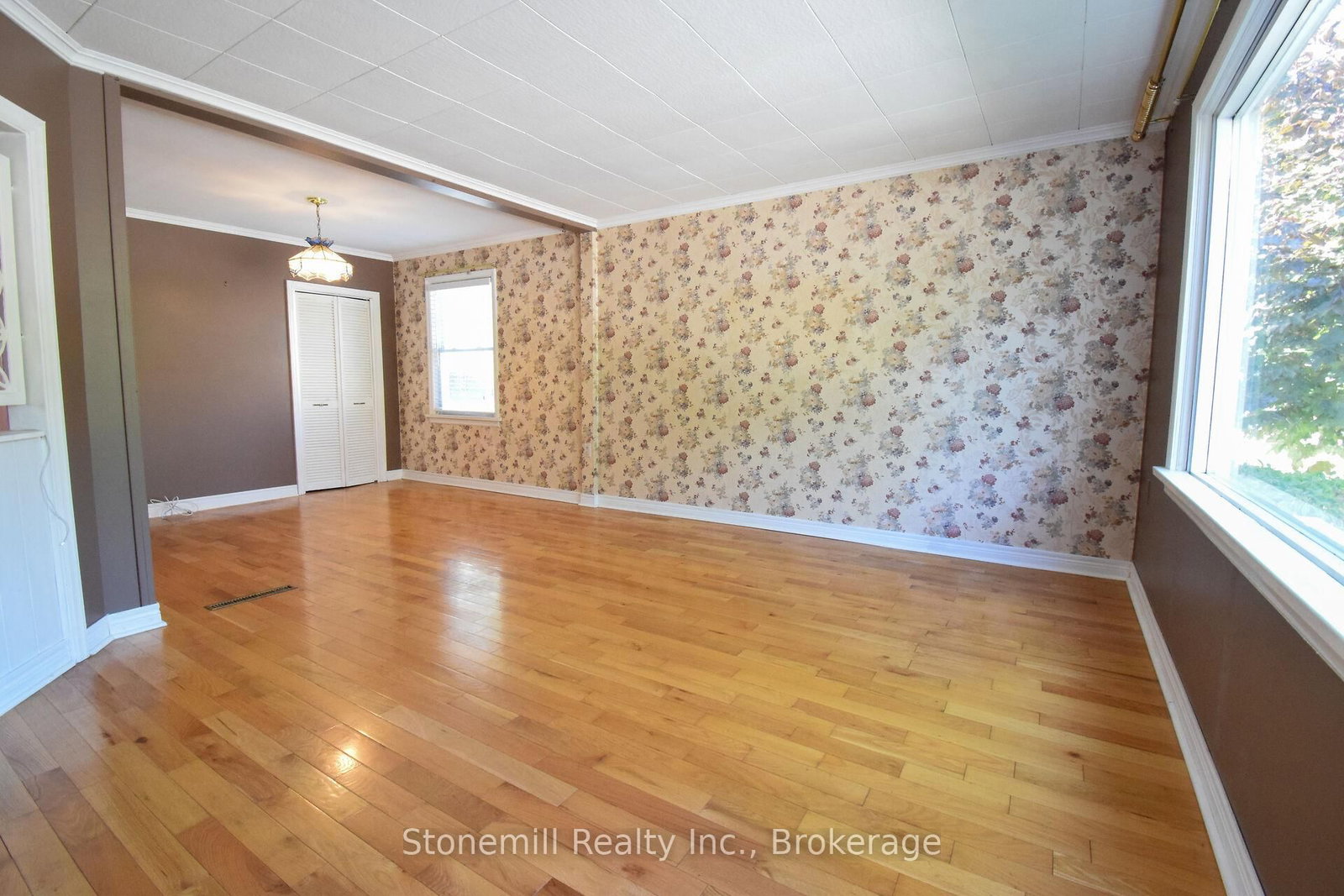 272 Carlton Street - Photo 5