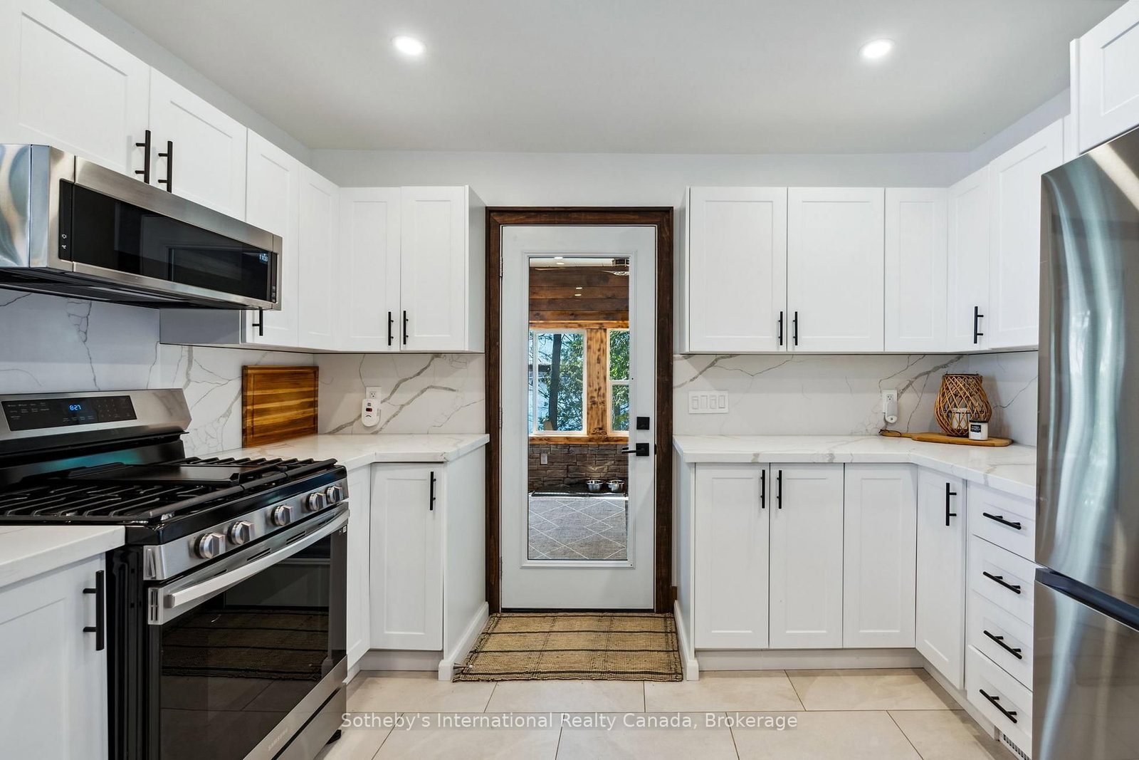 29 BEACHGROVE ISLAND 33LM • Gravenhurst, ON photo 10