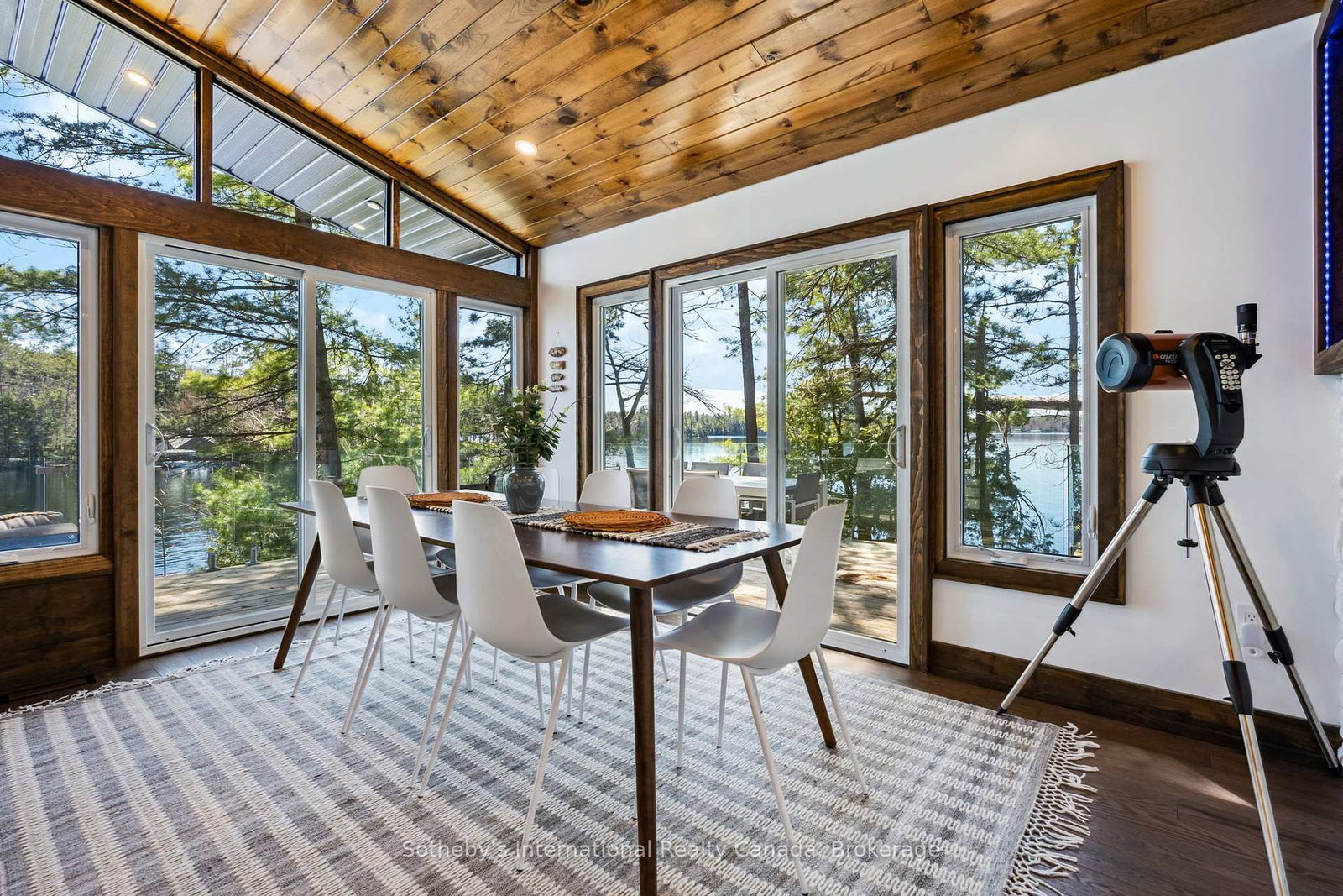 29 BEACHGROVE ISLAND 33LM • Gravenhurst, ON photo 14
