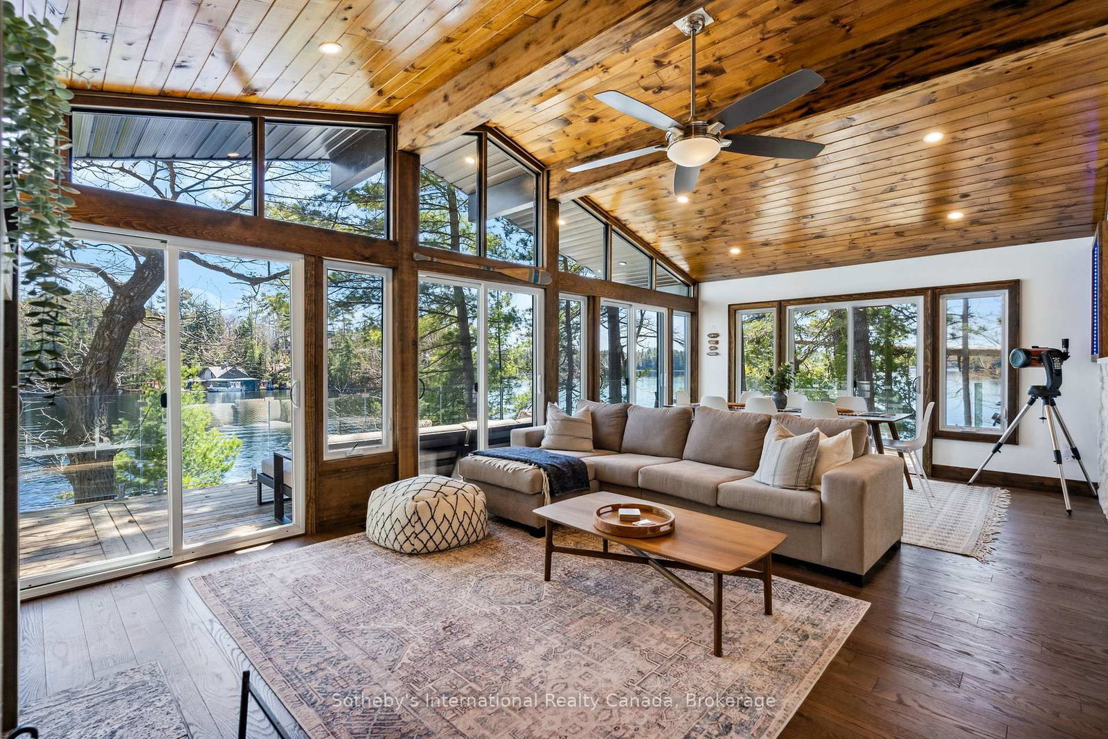 29 BEACHGROVE ISLAND 33LM • Gravenhurst, ON photo 18