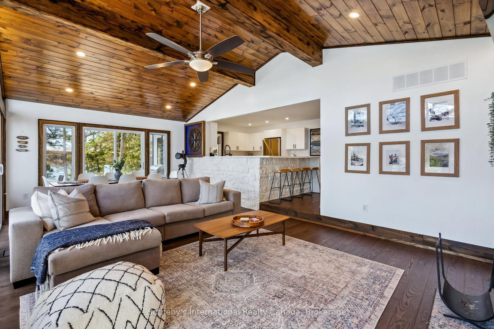 29 BEACHGROVE ISLAND 33LM • Gravenhurst, ON photo 19