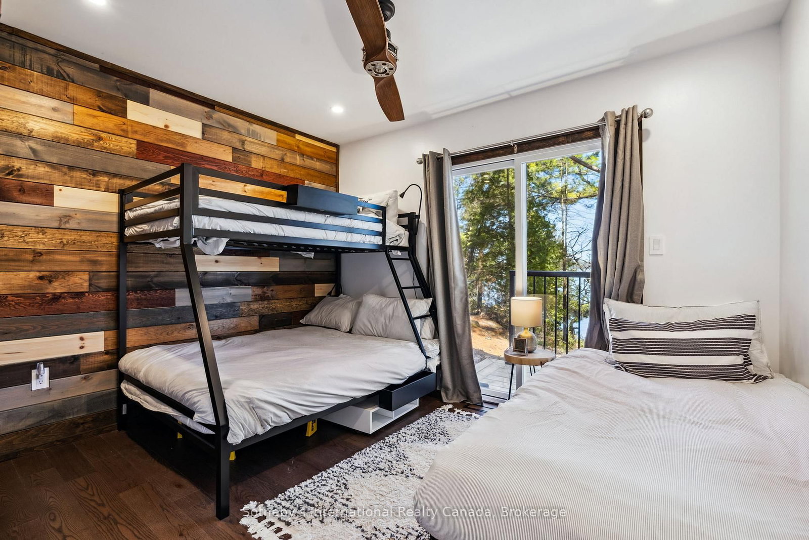 29 BEACHGROVE ISLAND 33LM • Gravenhurst, ON photo 23
