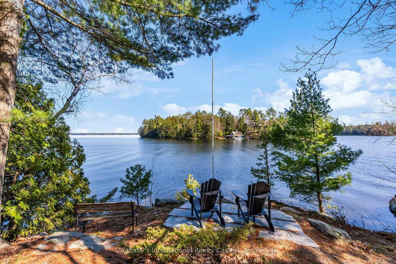 29 BEACHGROVE ISLAND 33LM • Gravenhurst, ON photo 32