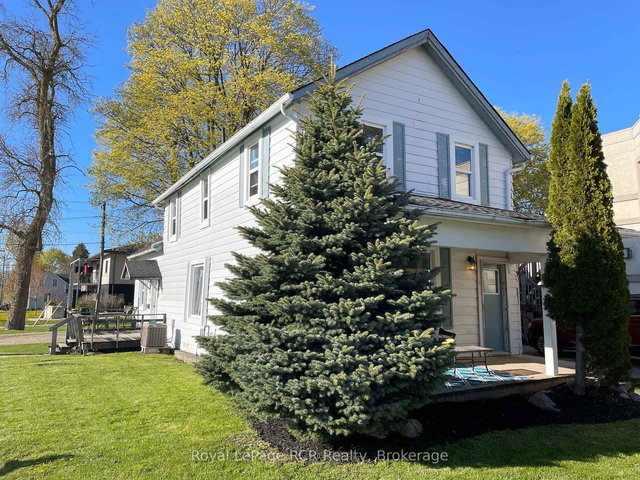 203 Main Street E