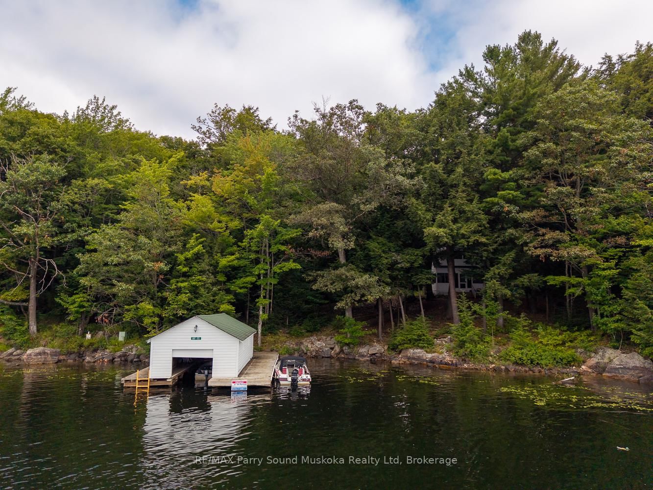 897 172 WA Horseshoe Lake • Seguin, ON photo 9