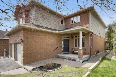 7 Stonecroft Terrace • Kanata, ON photo 2