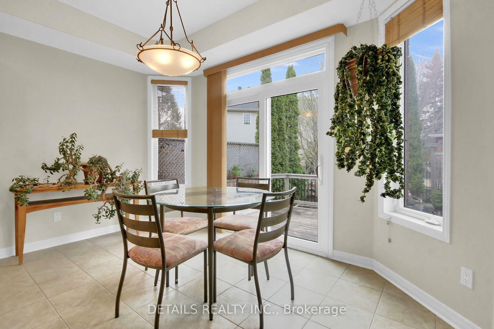 7 Stonecroft Terrace • Kanata, ON photo 8