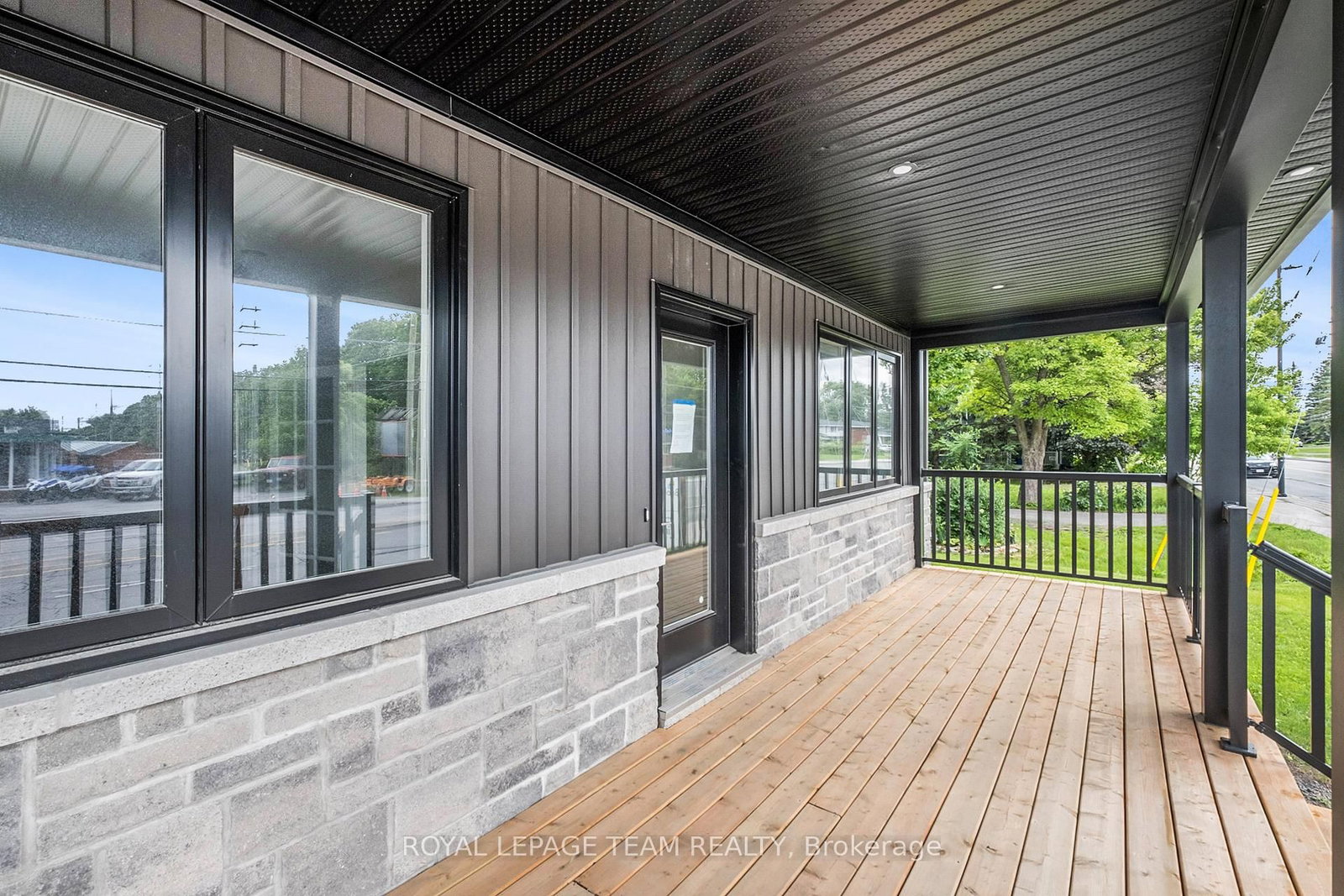 6045 PERTH Street - Photo 4