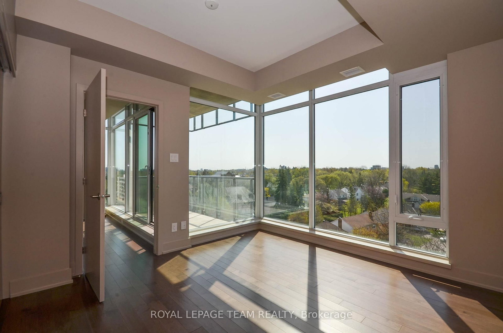 88 Richmond Road, Unit 701 - Photo 14