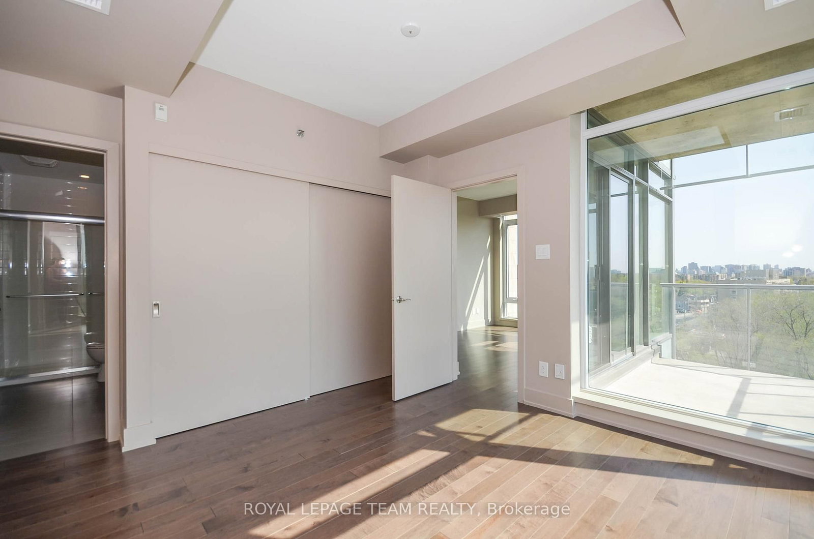 88 Richmond Road, Unit 701 - Photo 15