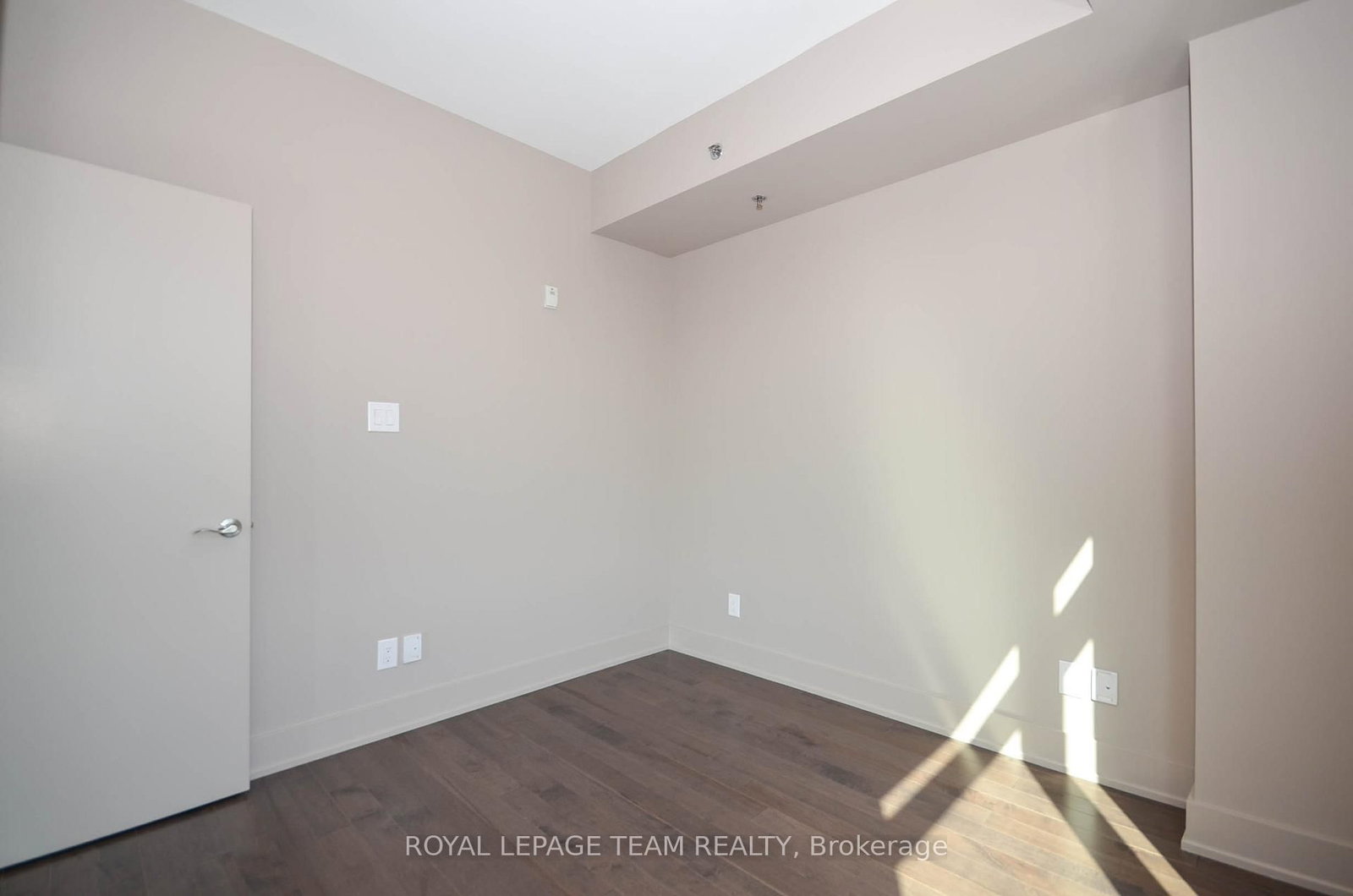 88 Richmond Road, Unit 701 - Photo 19