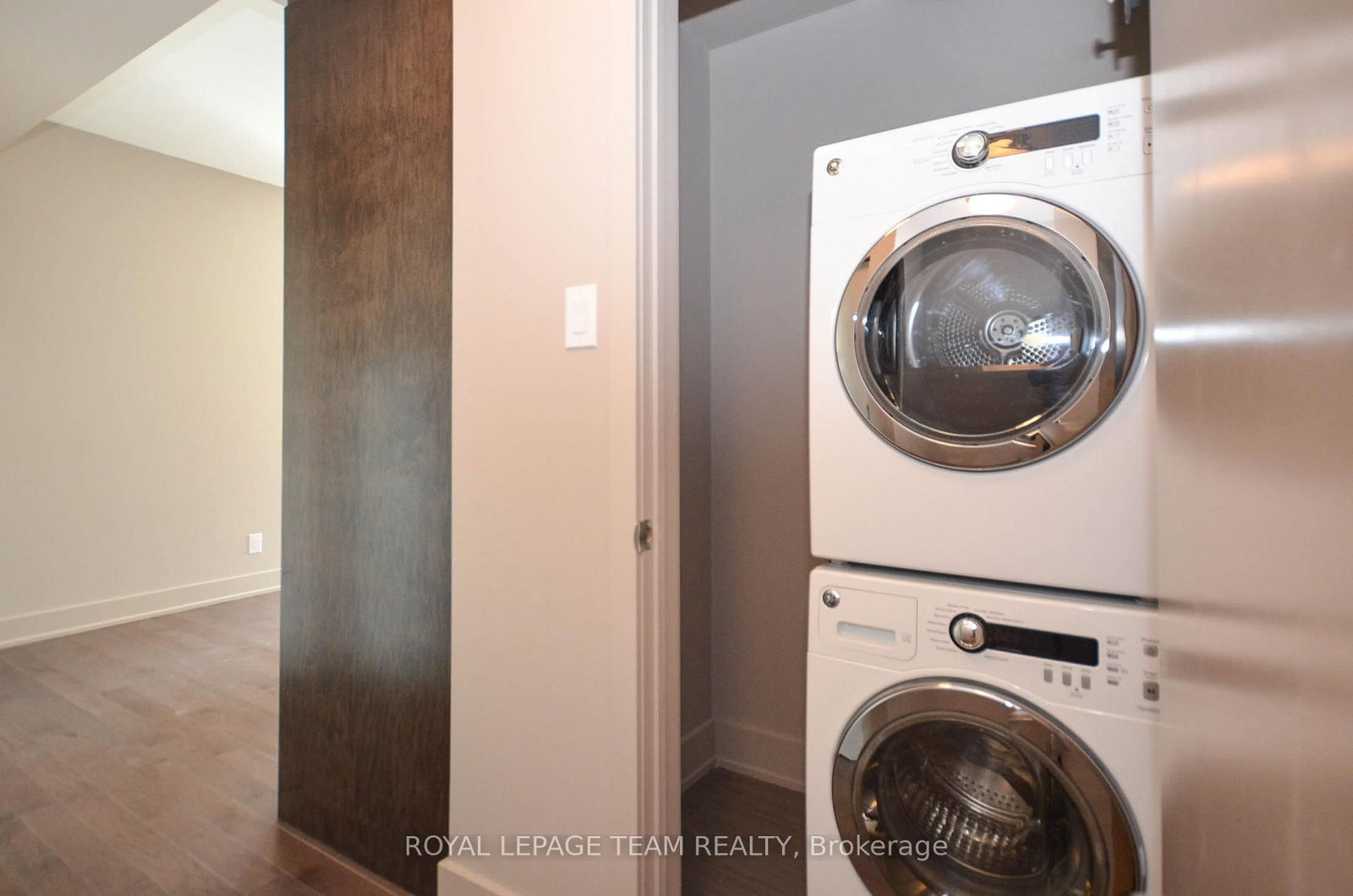 88 Richmond Road, Unit 701 - Photo 22