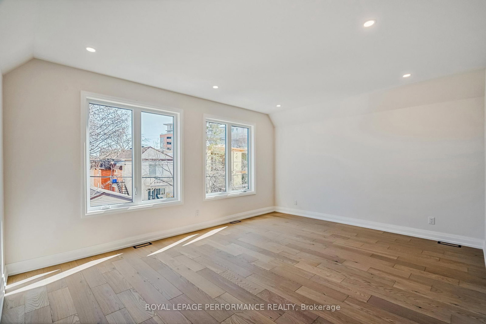 31 Commanda Way - Photo 14
