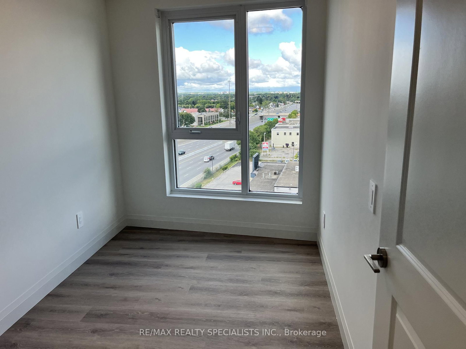 1333 Weber Street E, Unit 808 - Photo 19