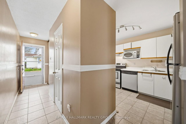 33 - 3004 Victoria Heights Crescent