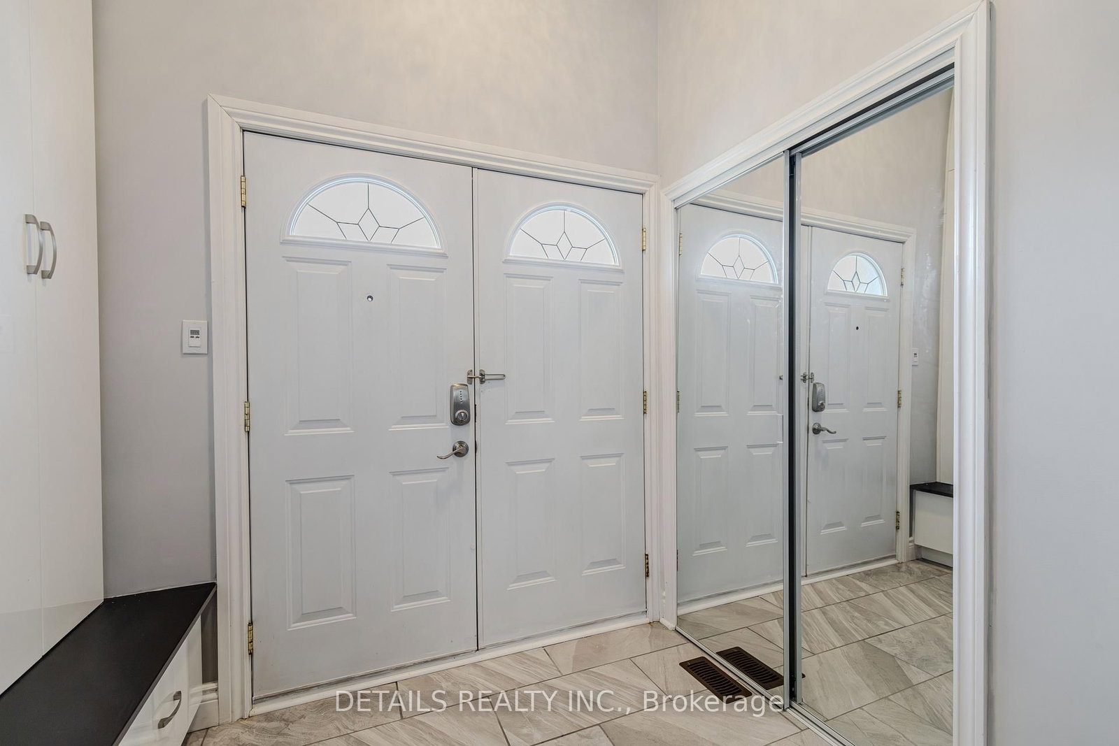 7 Kerry Crescent - Photo 3