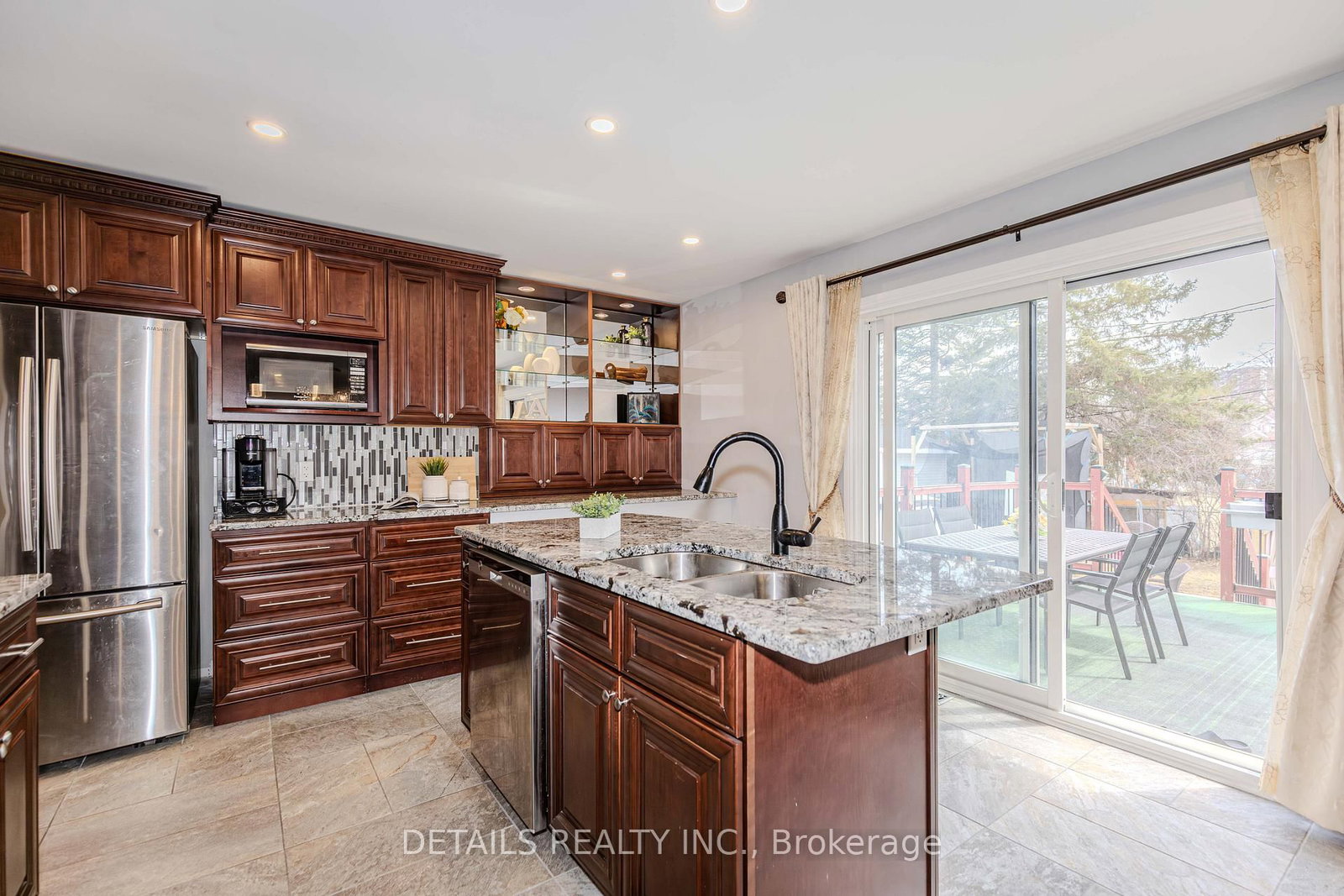 7 Kerry Crescent - Photo 8