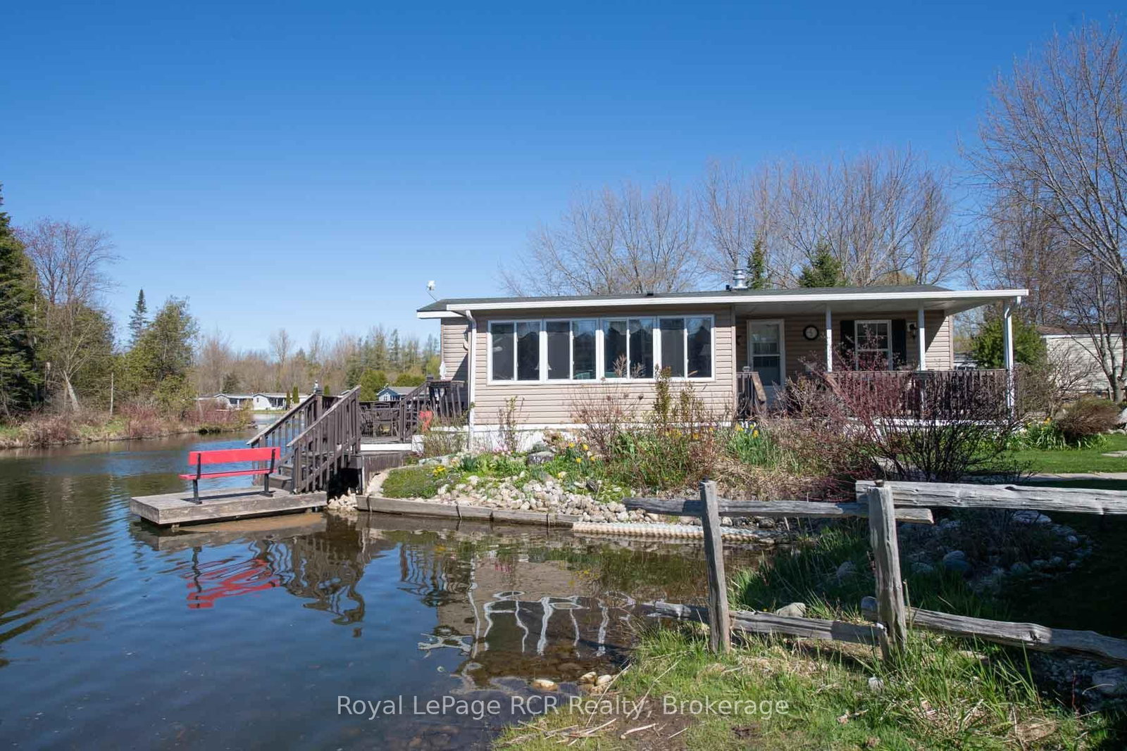 61 LAKESIDE Street • Wellington North, ON photo 10